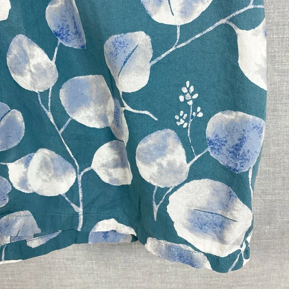 Levi's Men’s Blue Floral Graphic Camper Short Sleeve Button Down Size Medium